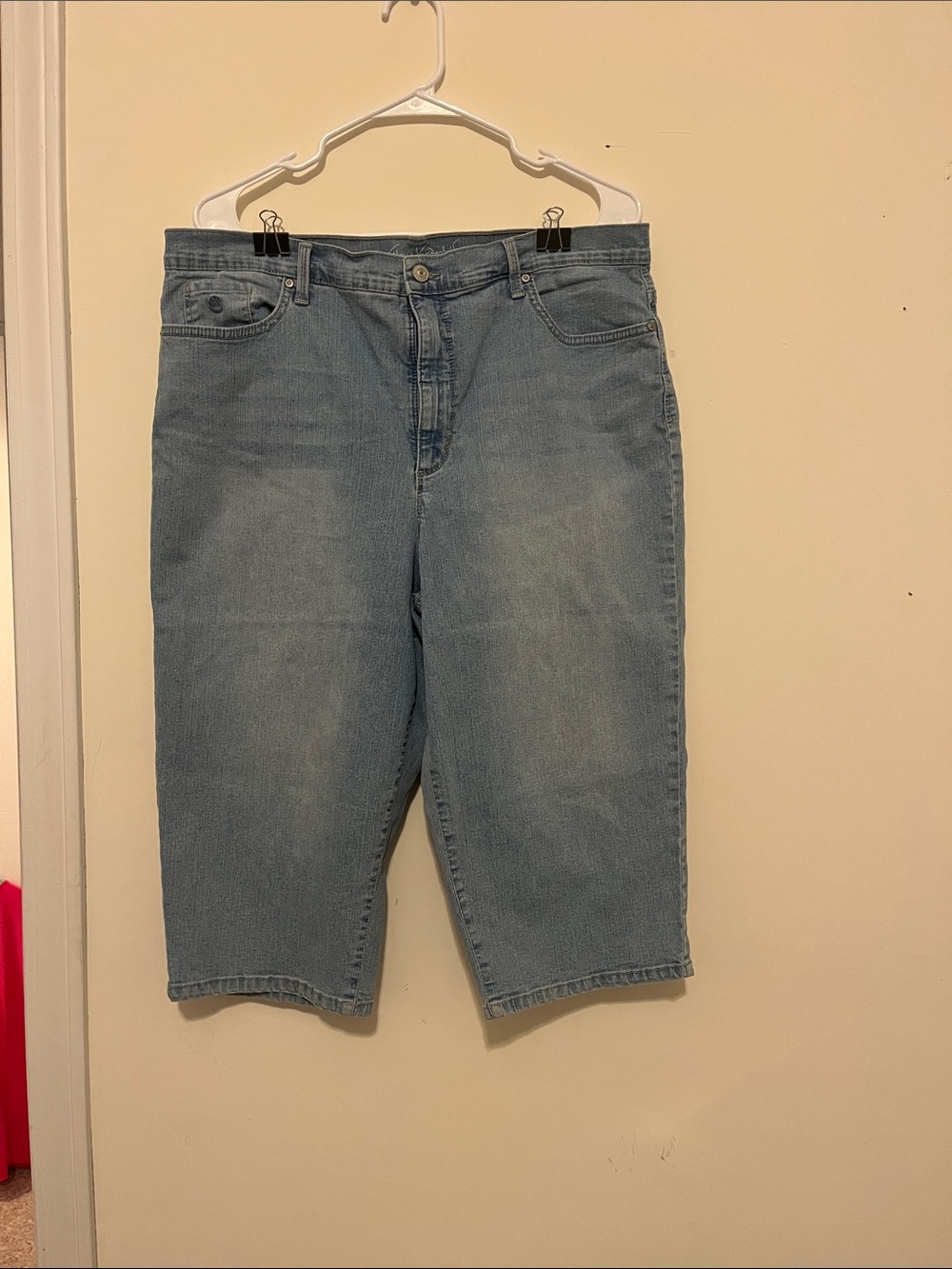 Women’s Light Blue Denim Capri’s
